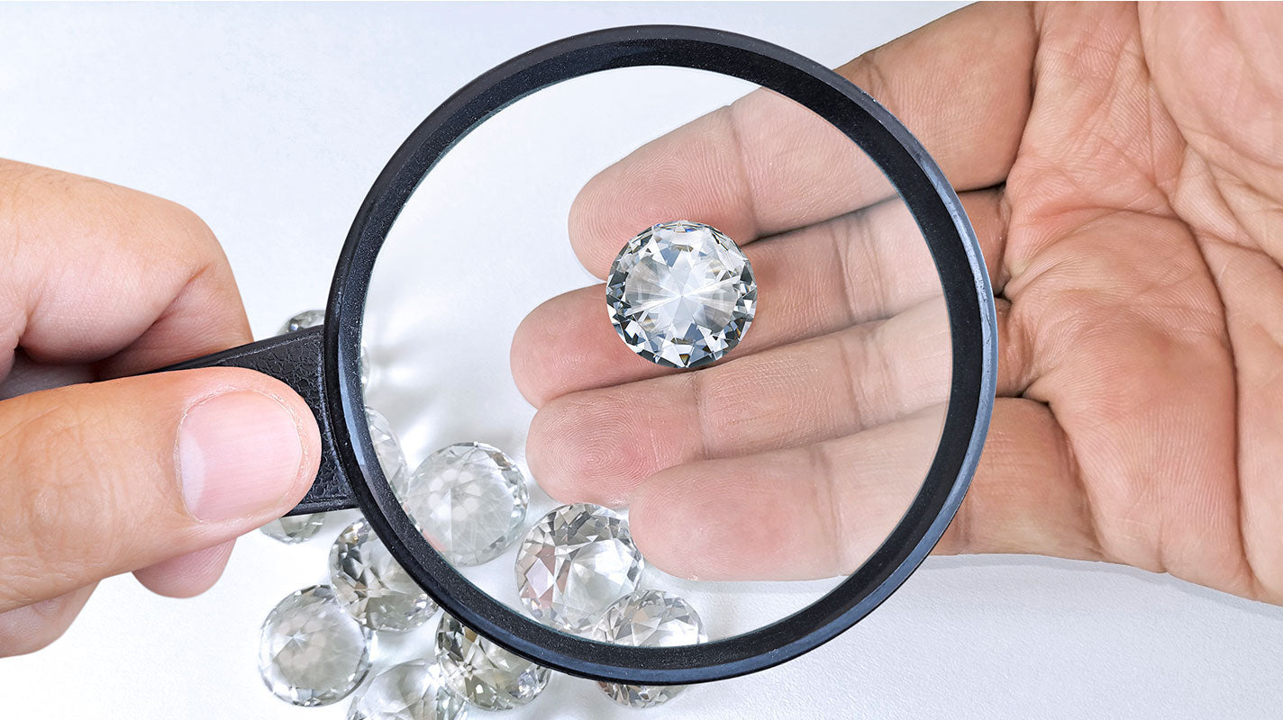 Can a Jeweler Tell If a Diamond Is Lab-Grown Through the Naked Eye?