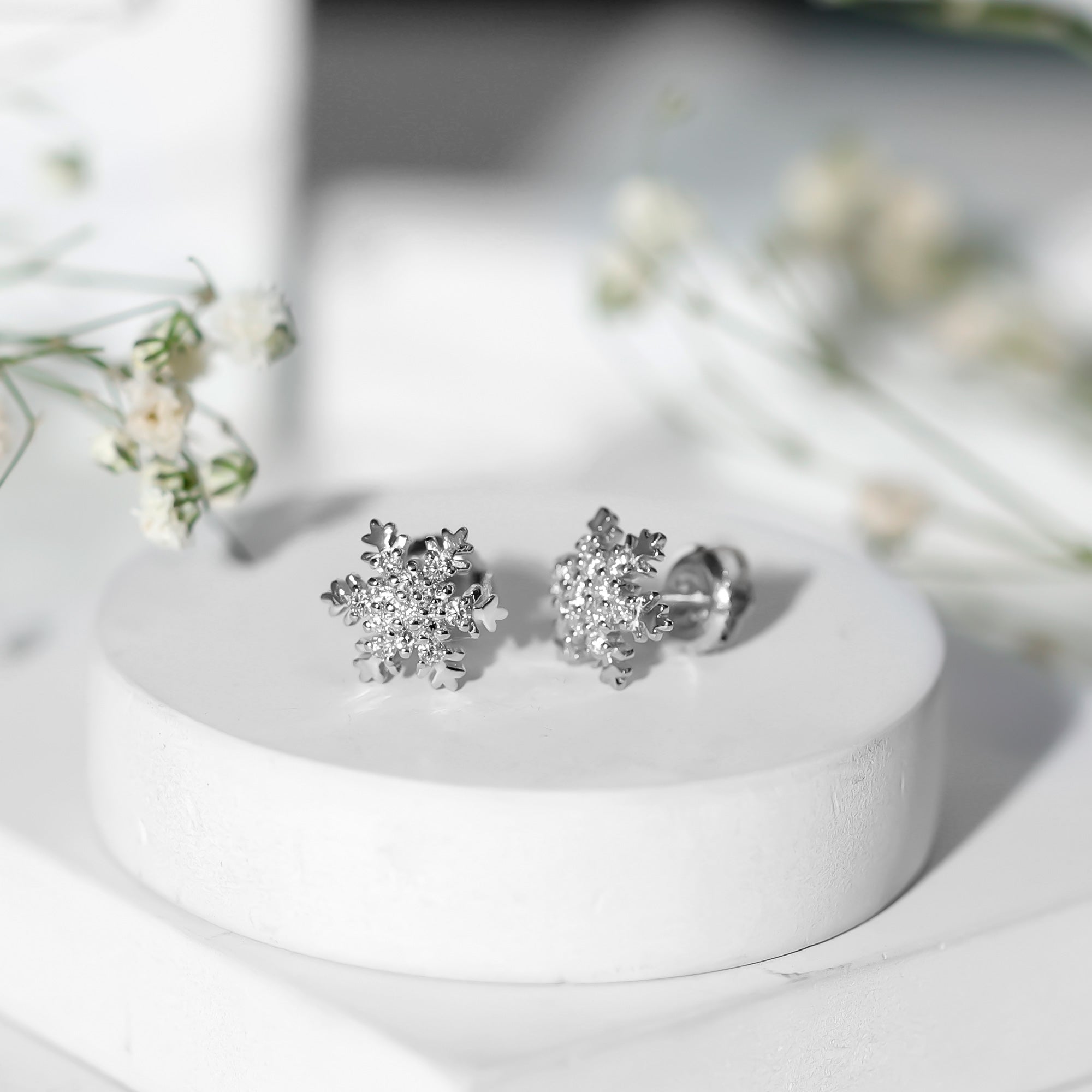 Certified Moissanite Winter Snowflake Stud Earrings D-VS1 - Rosec Jewels