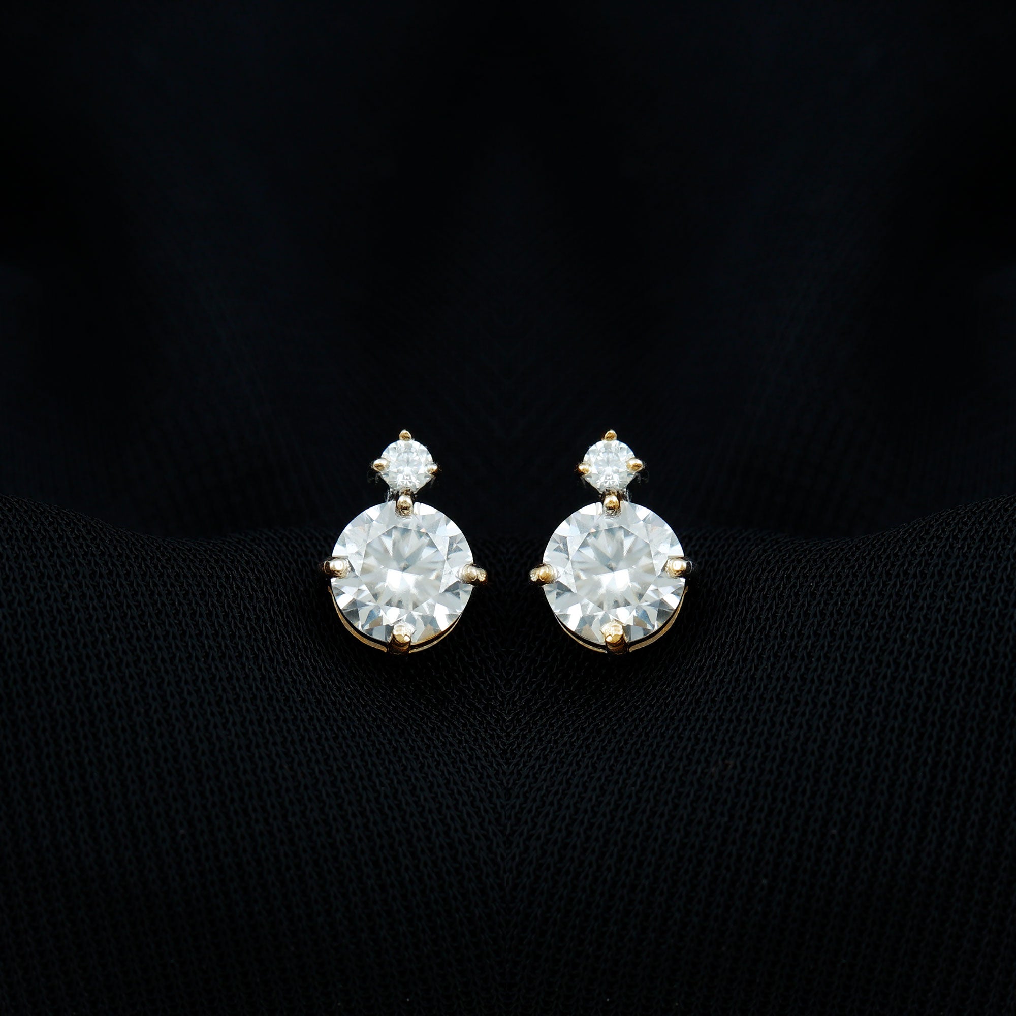 Simple Round Moissanite Stud Earrings D-VS1 - Rosec Jewels