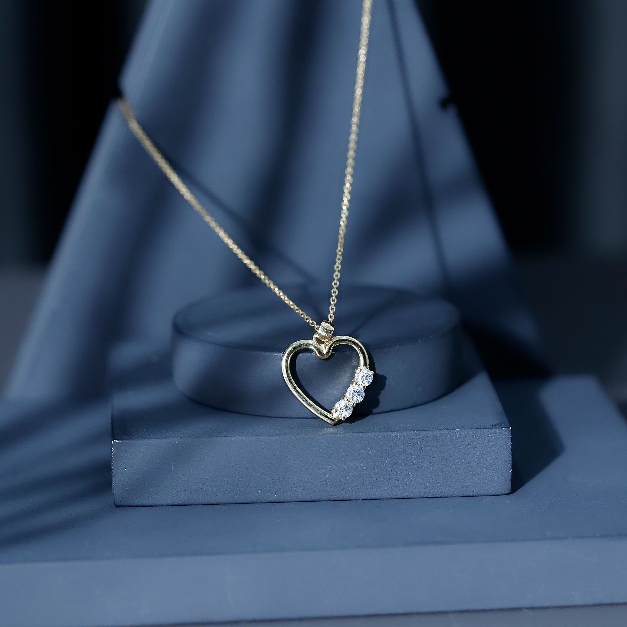 Simple Moissanite Open Heart Pendant Necklace D-VS1 - Rosec Jewels