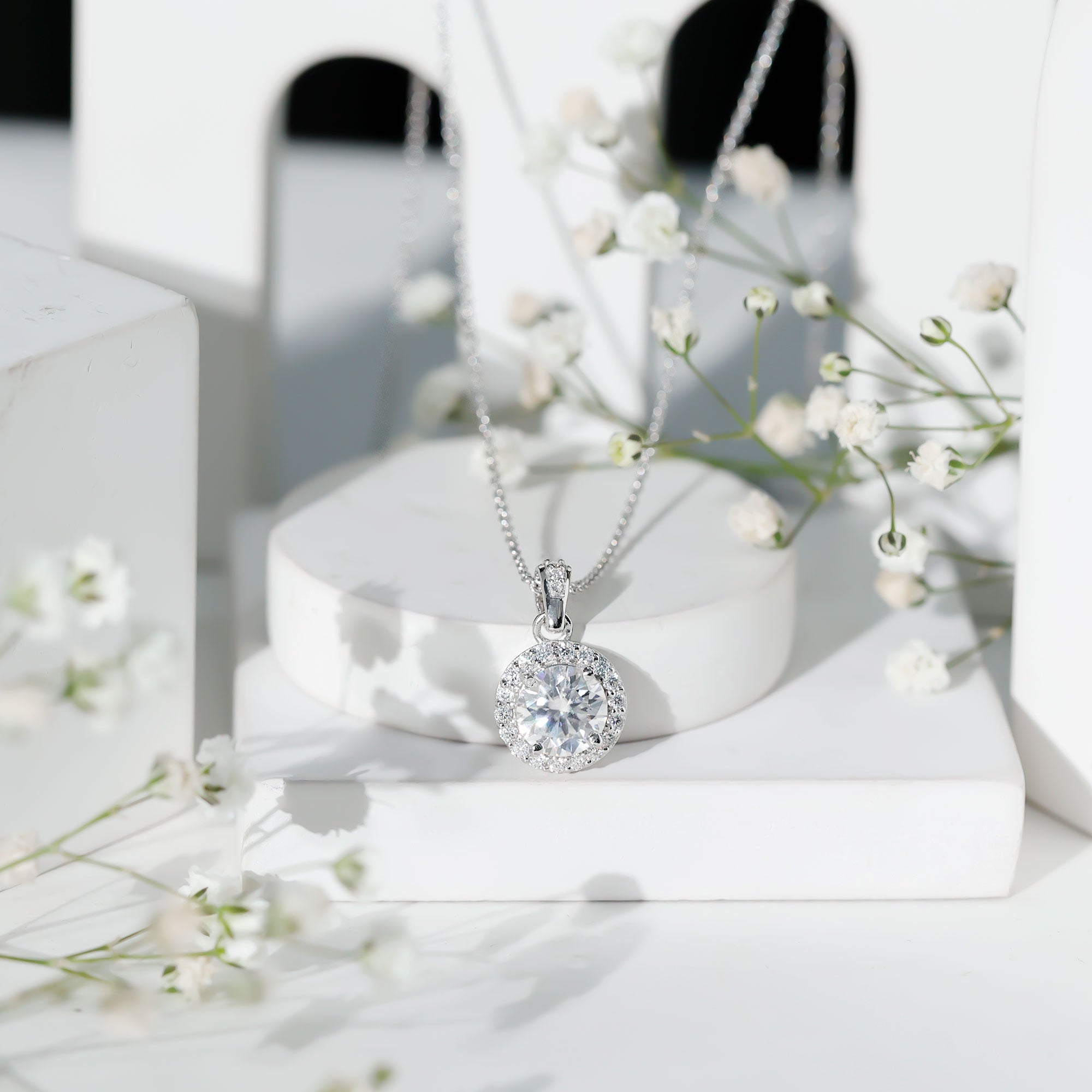 Round Cubic Zirconia Classic Halo Pendant AAAAA - Rosec Jewels