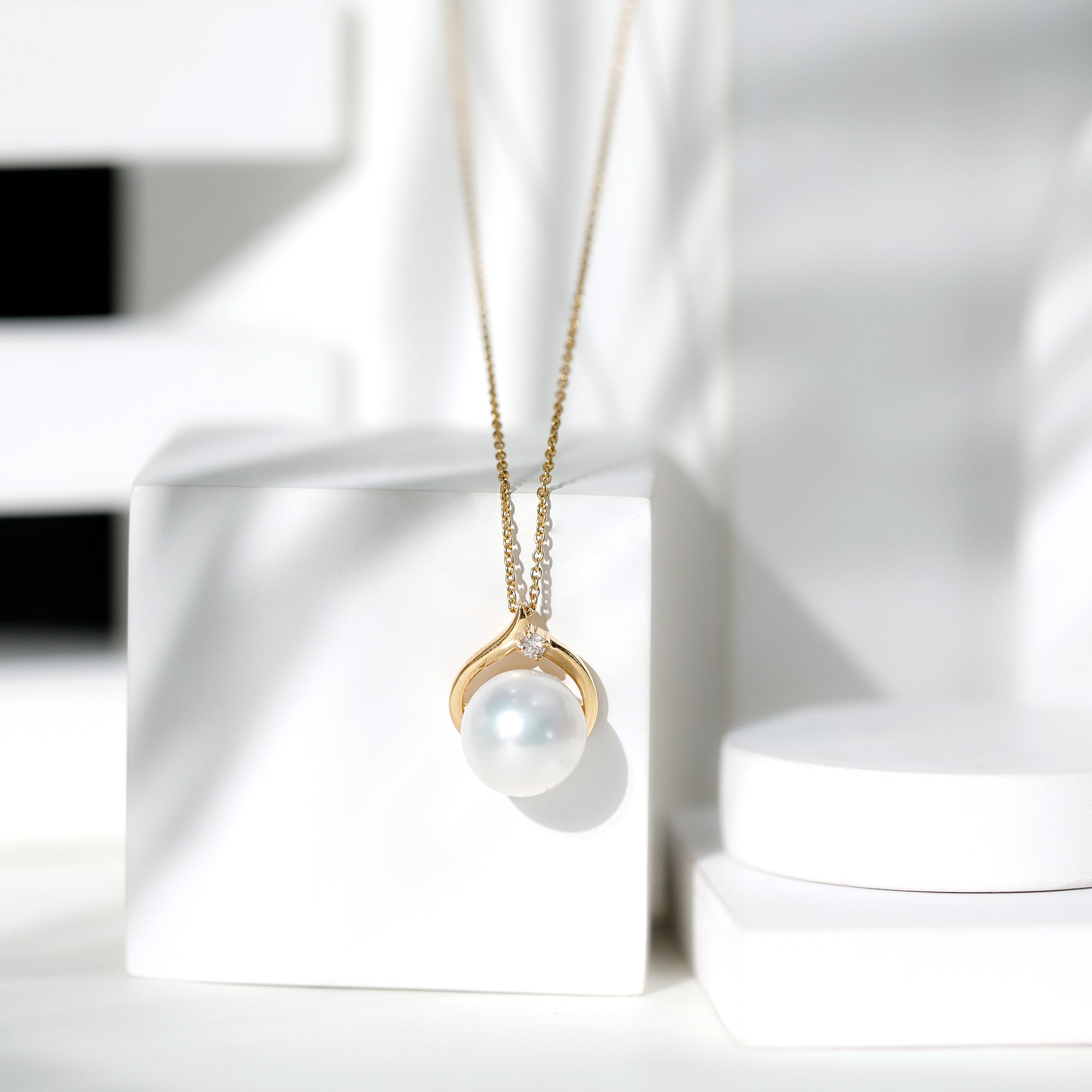 11 Carat White Pearl Solitaire Necklace with Diamond AAA - Rosec Jewels