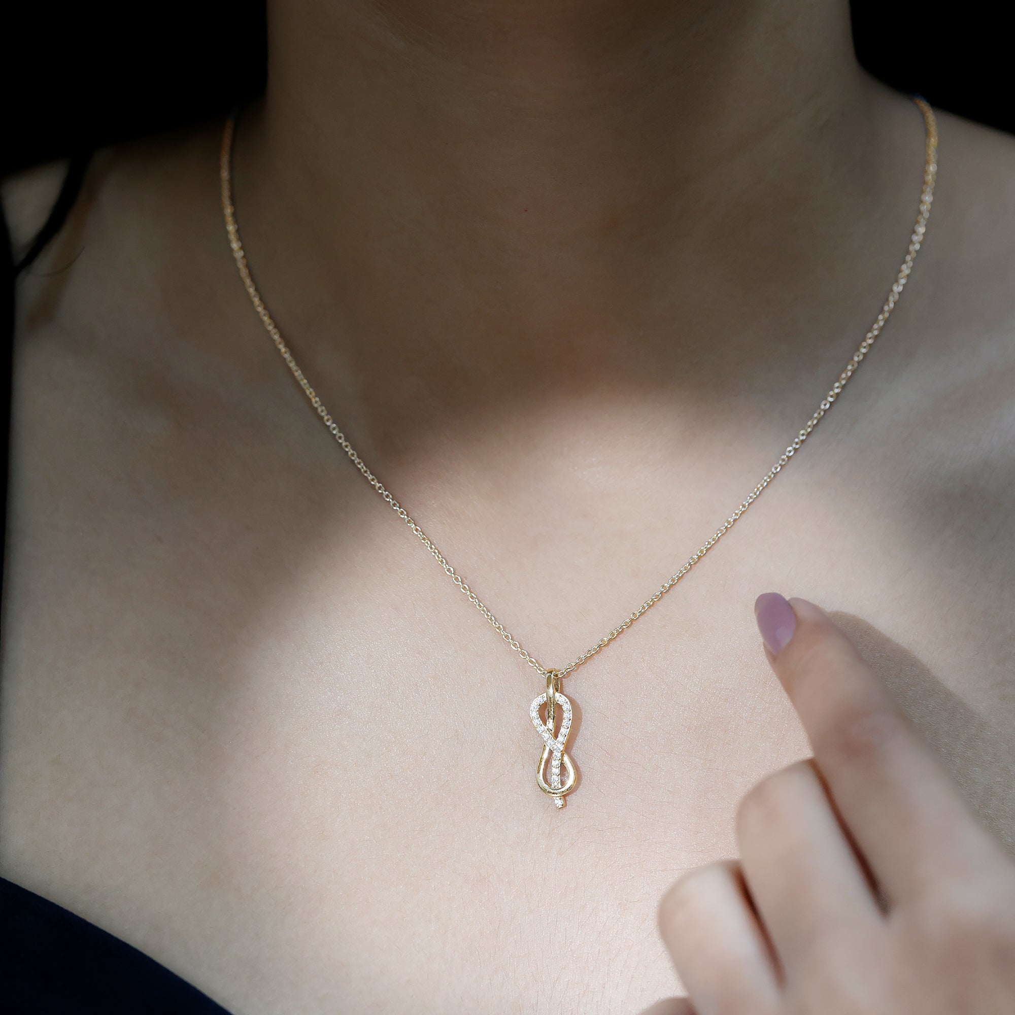 Minimal Moissanite Infinity Knot Pendant Necklace D-VS1 - Rosec Jewels