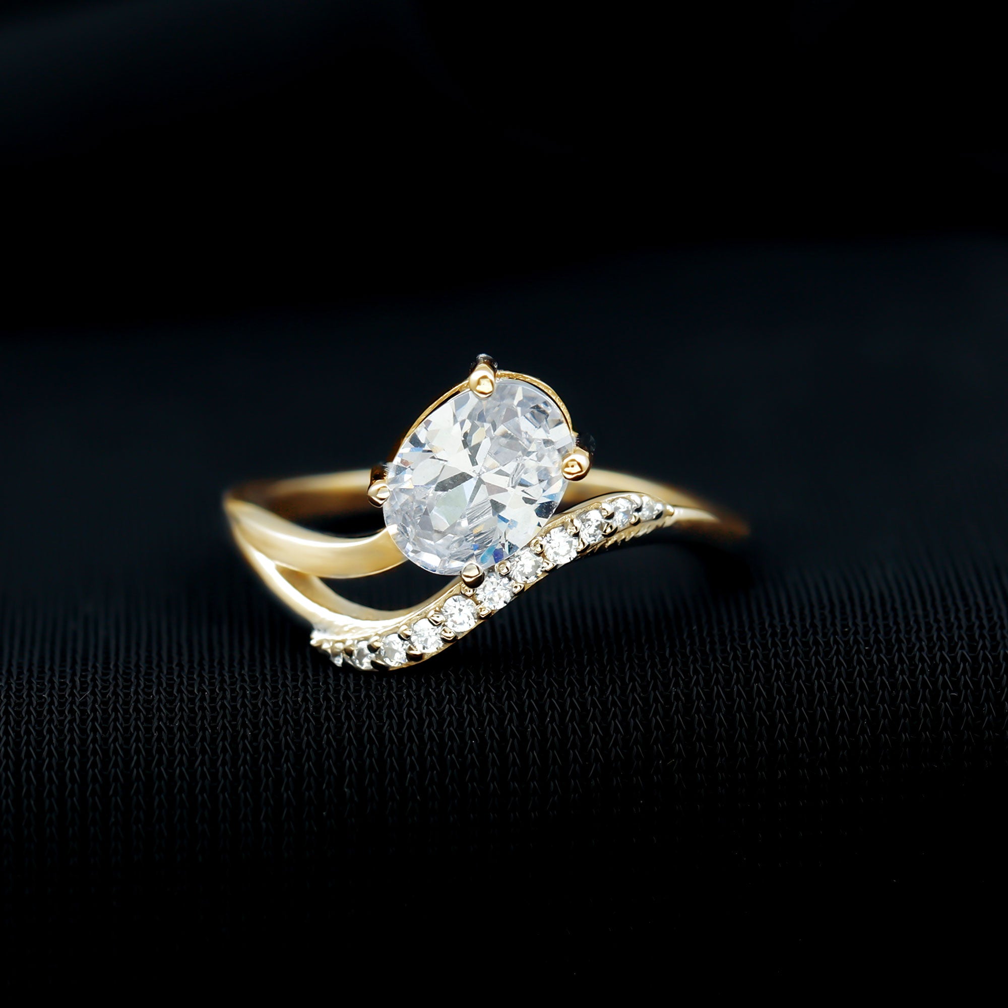 IGI Certified 1 Carat Lab Grown Diamond Oval Engagement Ring For Women Lab - ( E-VS1 ) - Rosec Jewels