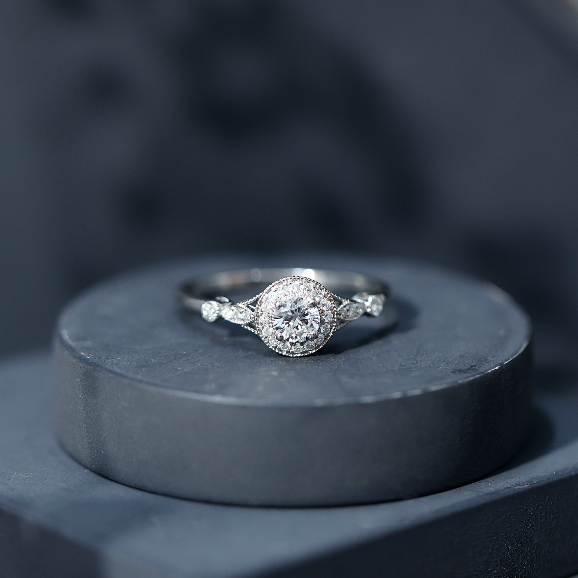 Round Cut Moissanite Antique Engagement Ring D-VS1 - Rosec Jewels