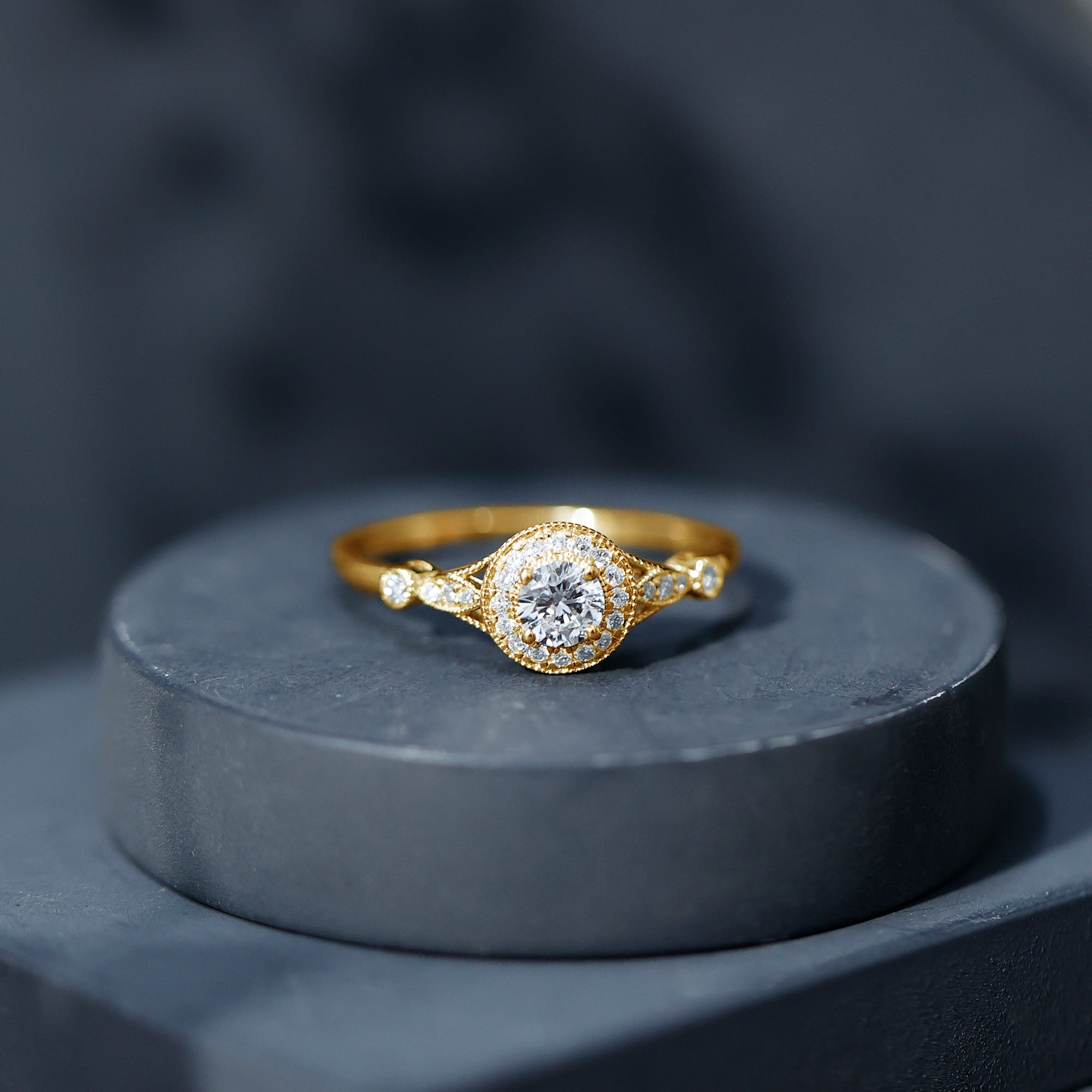 Round Cut Moissanite Antique Engagement Ring D-VS1 - Rosec Jewels