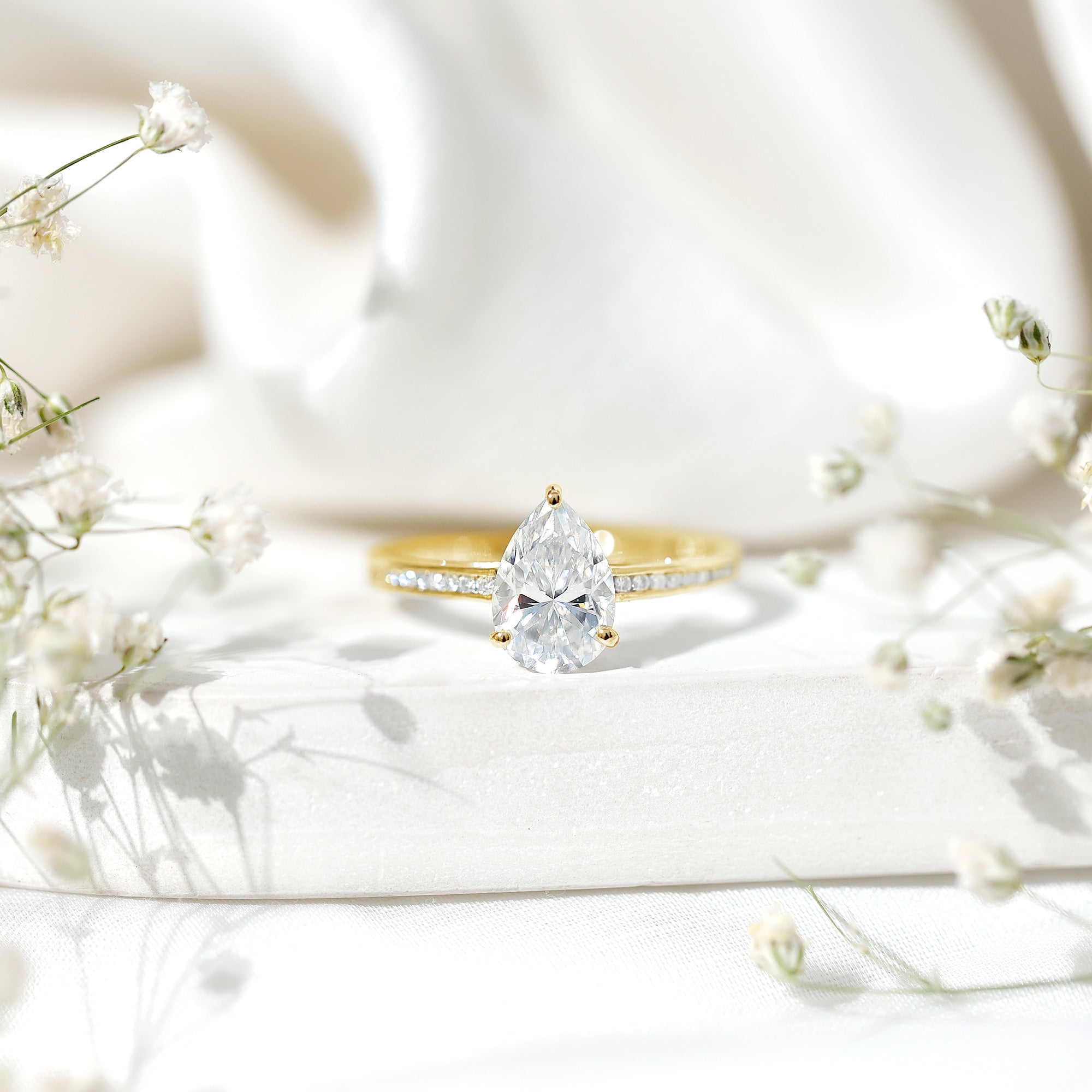 Solitaire Moissanite Pear Engagement Ring with Certificate D-VS1 - Rosec Jewels