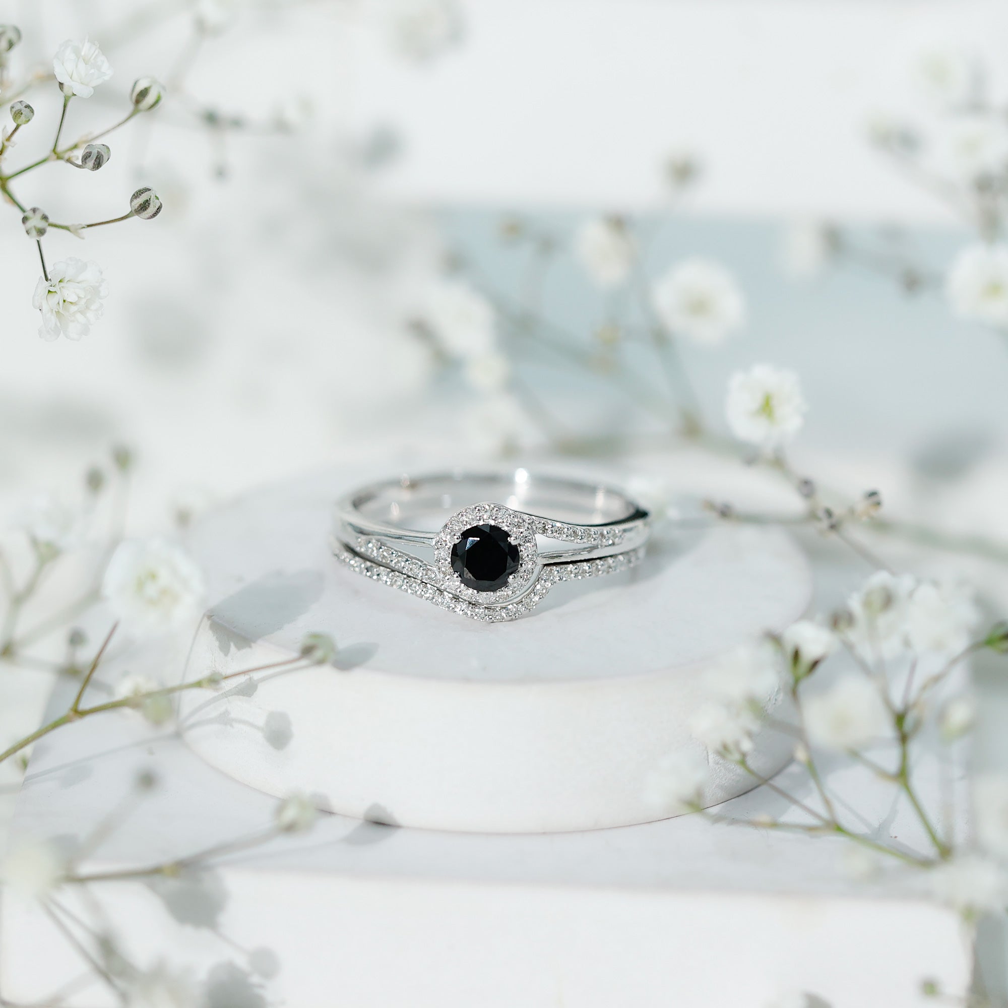 Black Onyx Minimal Wedding Rings Set with Diamond Curved Band AAA - Rosec Jewels