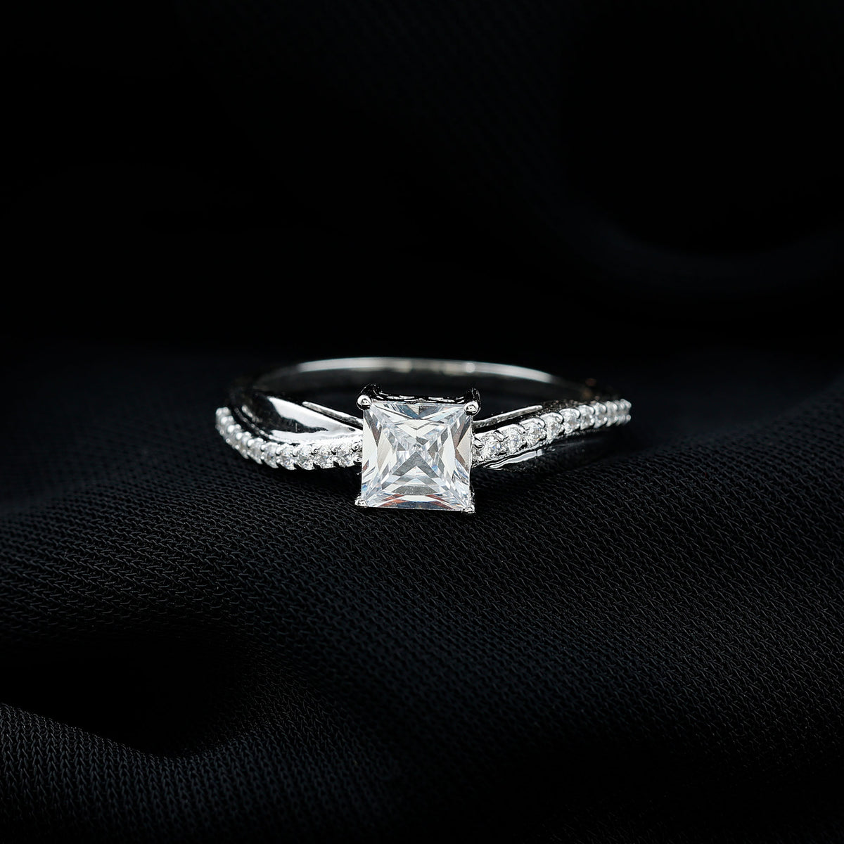 Solitaire Moissanite Princess Cut Engagement Ring D-VS1 - Rosec Jewels