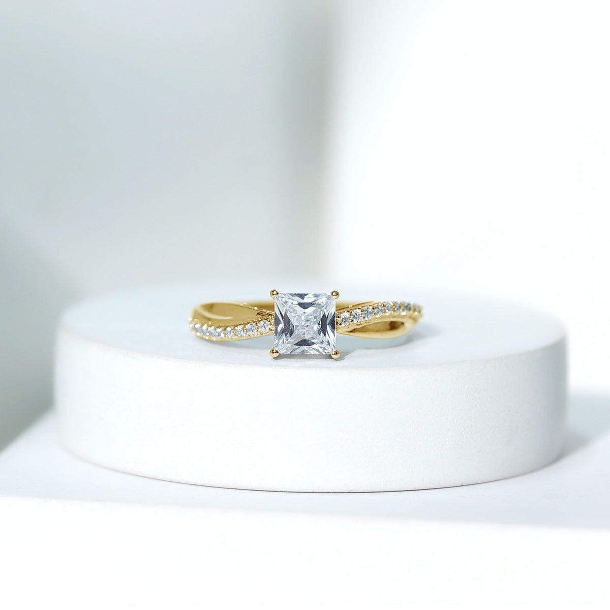 Solitaire Moissanite Princess Cut Engagement Ring D-VS1 - Rosec Jewels