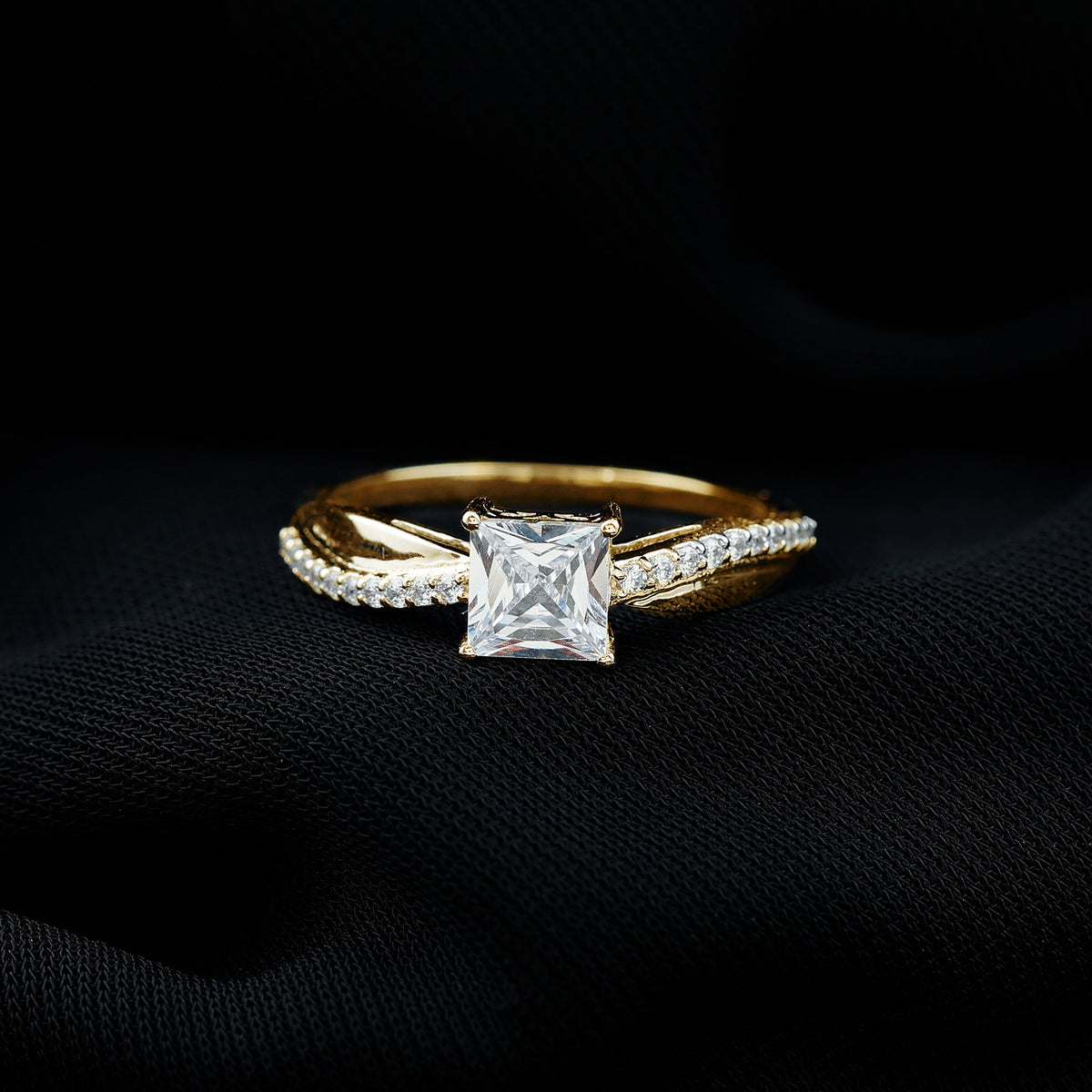 Solitaire Moissanite Princess Cut Engagement Ring D-VS1 - Rosec Jewels