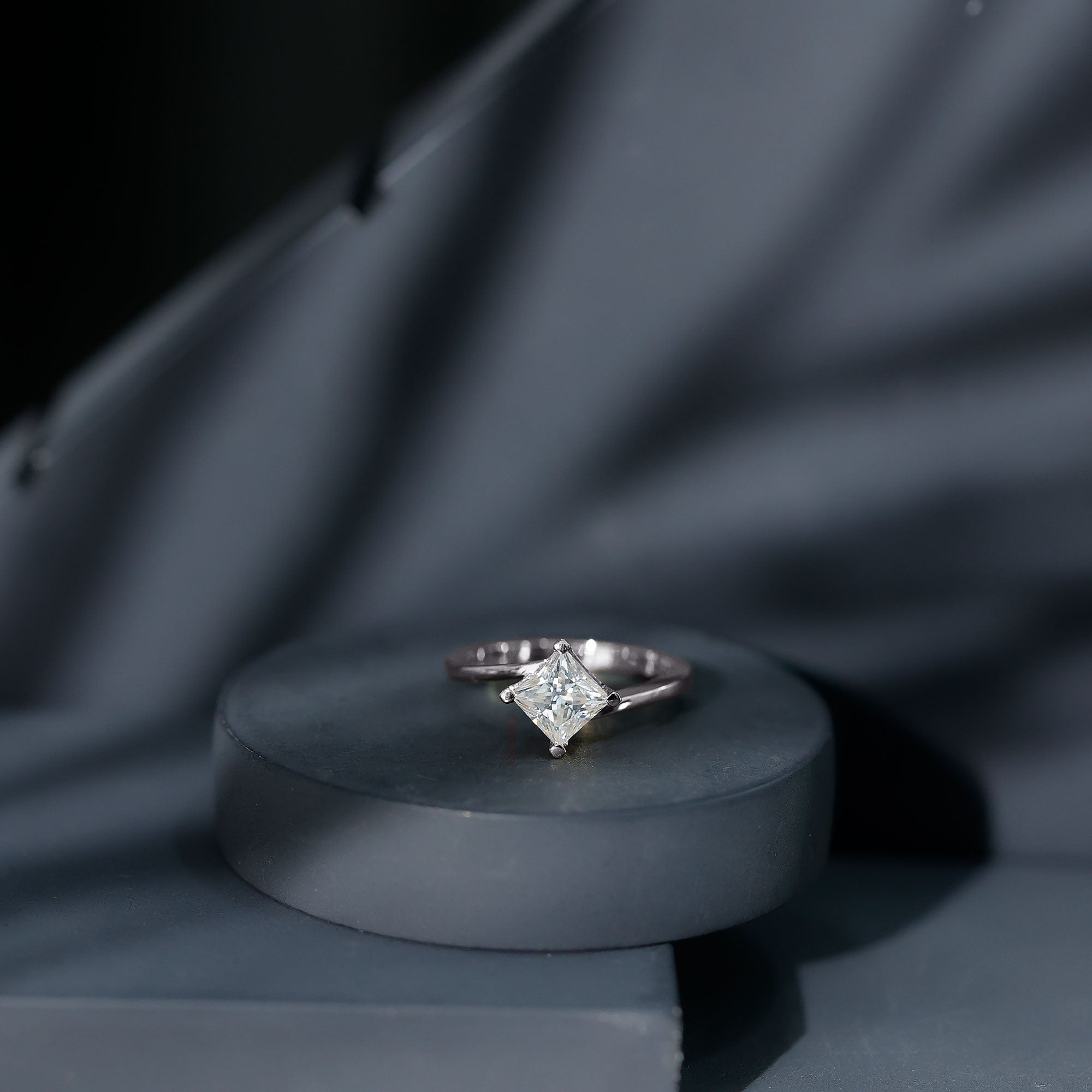 Princess Cut Moissanite Solitaire Bypass Promise Ring in Gold D-VS1 - Rosec Jewels