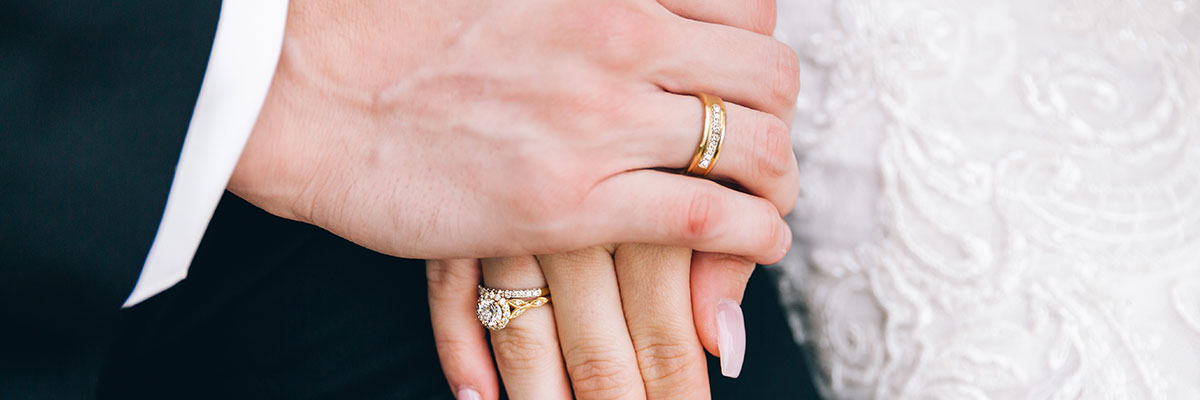 The Benefits of Choosing a Moissanite Wedding Band for Your Big Day