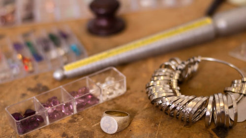Personalized Gemstones and Mixed Metals Define Custom Jewelry for 2026