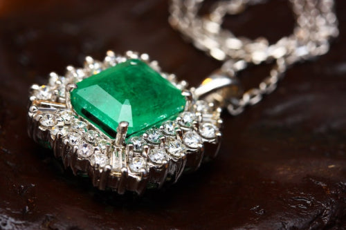 Emerald Birthstone Meaning: The Rich Green Gem of May and Its Symbolism