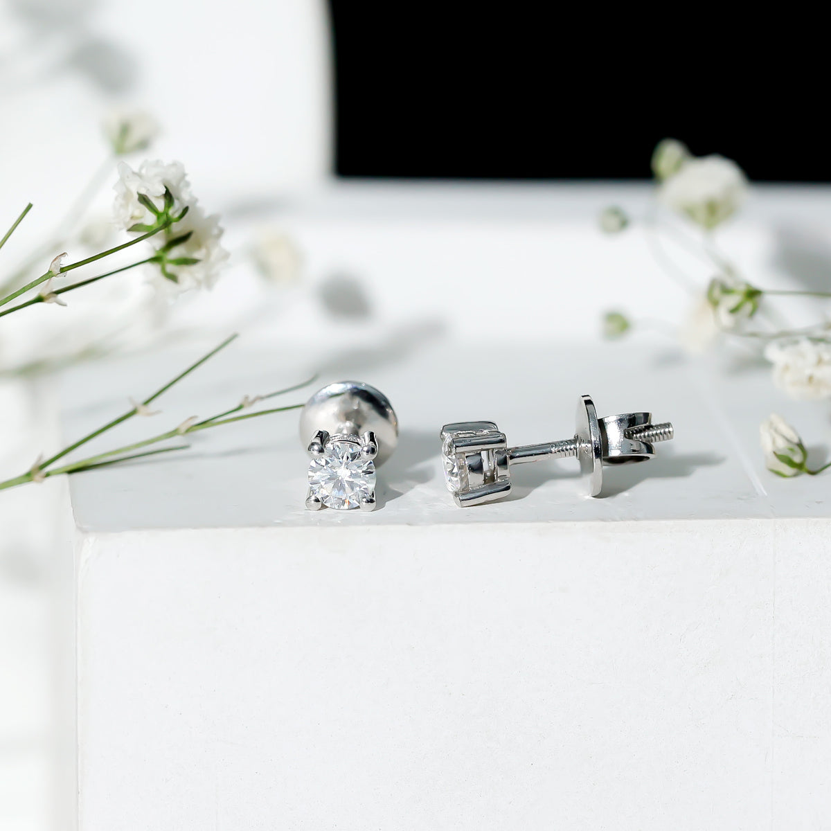 Round Moissanite Solitaire Stud Earrings in Prong Setting D-VS1 - Rosec Jewels