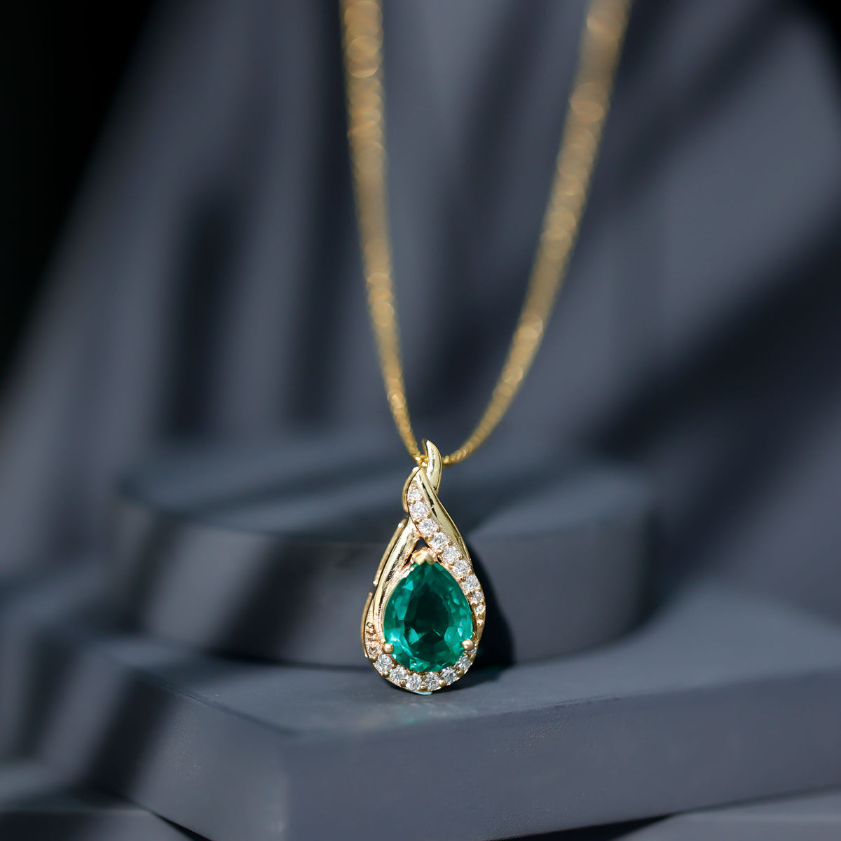 Lab Grown Emerald Vintage Inspired Necklace with Diamond AAAA - Rosec Jewels