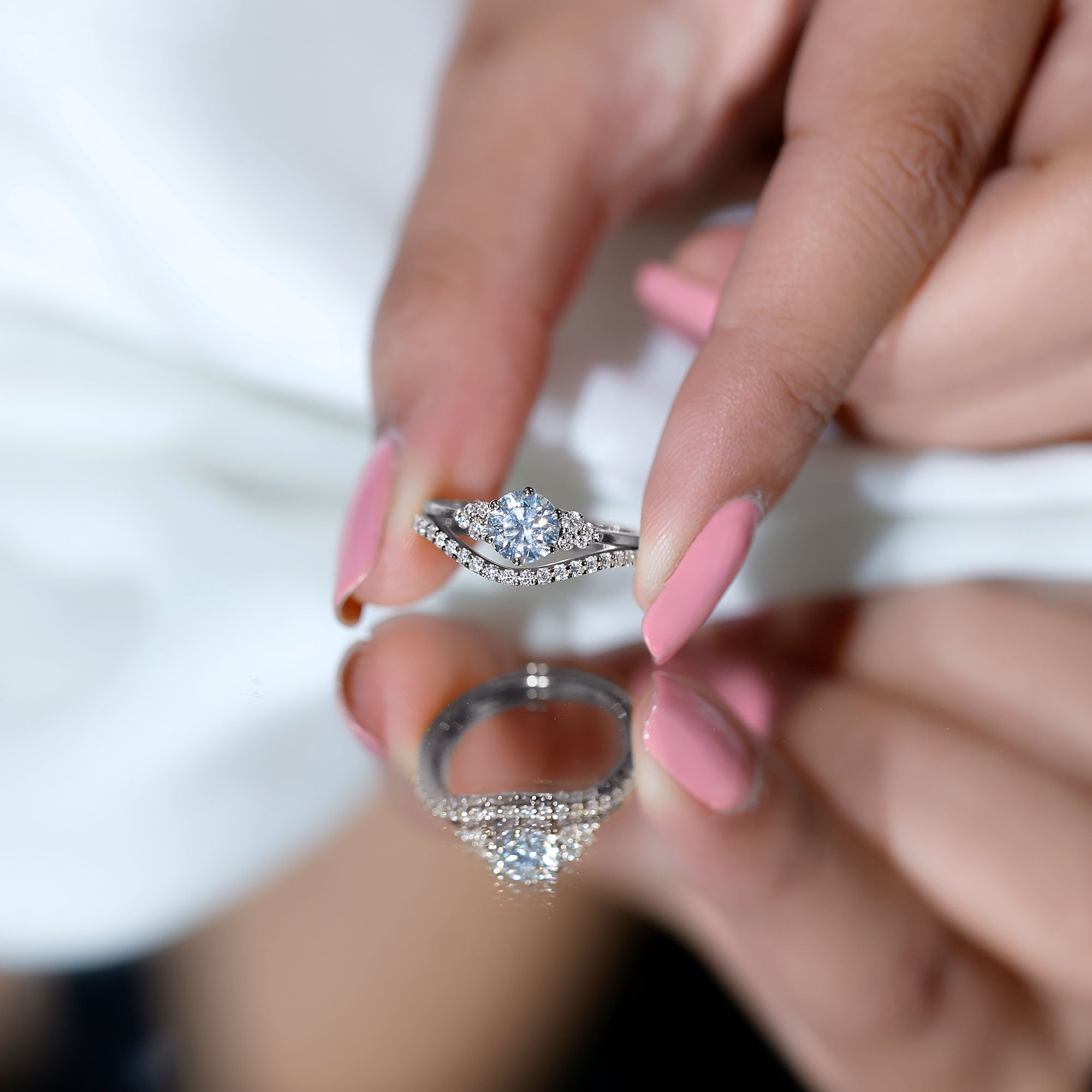 Rosec Jewels-0.9 Carat Round Cut Moissanite Wedding Ring Set For Bride